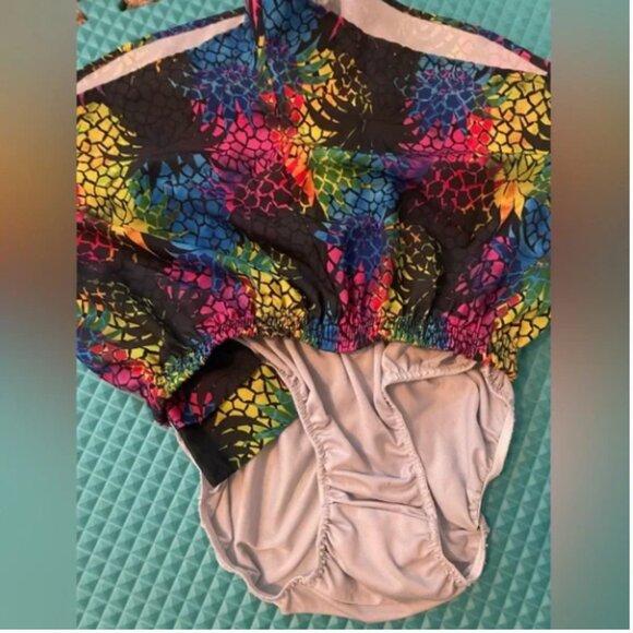 Boa USA Women's Pina Colada 1.5" Half Split Trainer Shorts - Picture 4 of 4